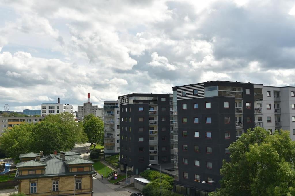Kahe Magamistoaga Ja Suure Elutoaga 3-Toaline Korter Vaatega Tallinna Aerikeskusele Kültér fotó